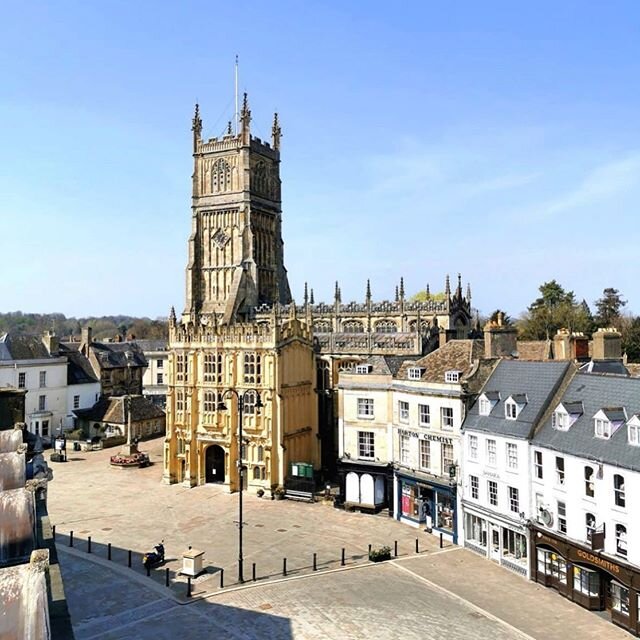 Cirencester friends we are so happy to be open again! Do pop in for all your foodie treats, many sourced from the cotswolds.
.
.
.
#openagain #cornhalldeli #weareopen #cirencester #cirenshopping #cotswoldshopping #foodieheaven #mbbbrasserie #kingshea