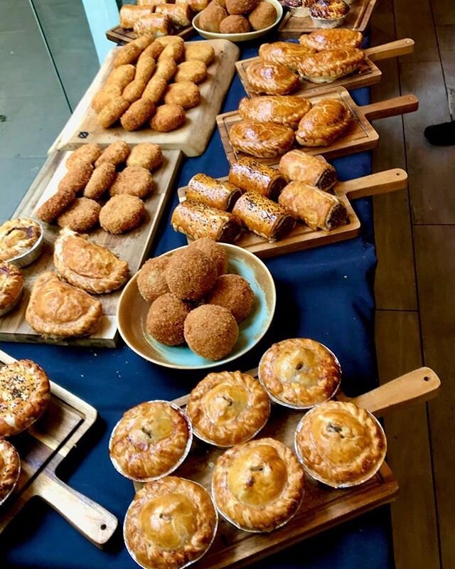 Freshly baked easy lunch options right here! Grab yours before the fly out the door! 🥧 .
.
.

#pastries #freshlybaked #saturday #mbbbrasserie #lunch #socialdistancingsupermarket #cirencester #cotswolds #callandcollect #freshfood #freshveg #locallyso