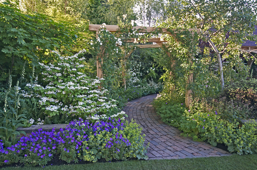 Bespoke-landscaping-co-garden-arch.jpg