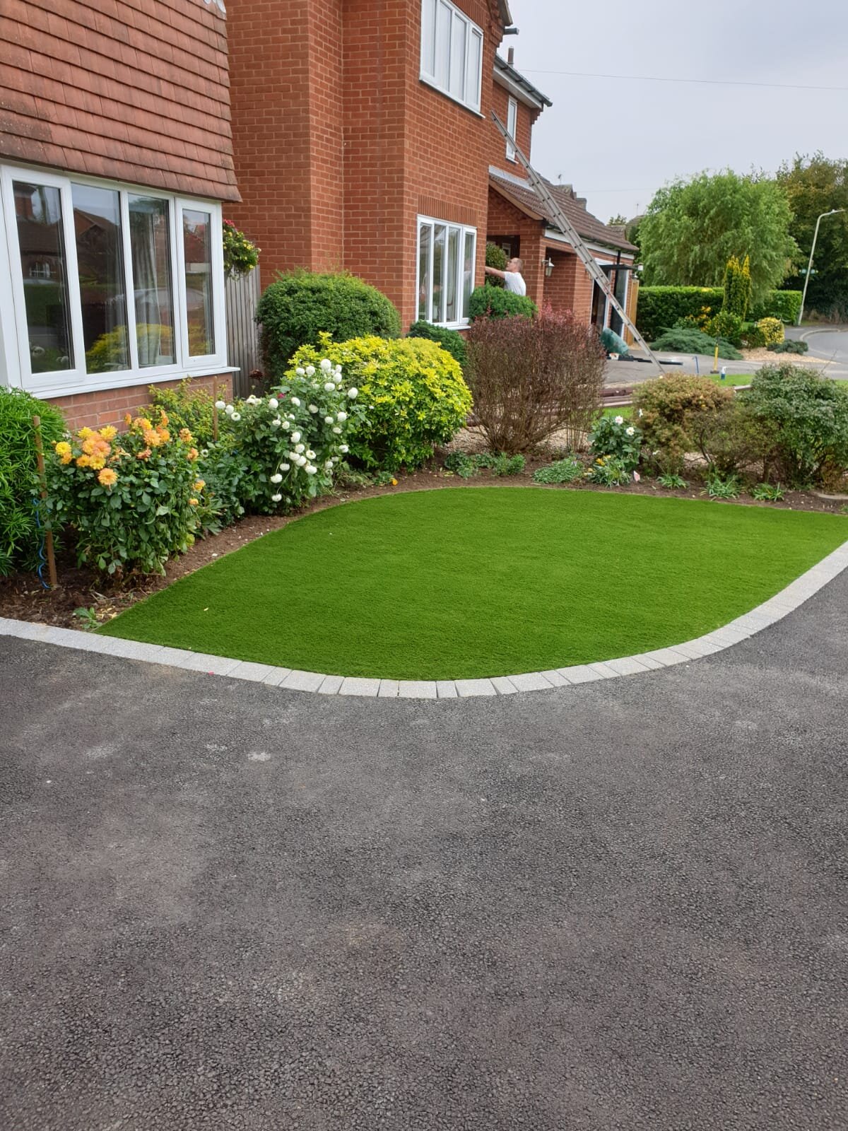 Bespoke-Landscaping-Co-Edging-New-02.jpg