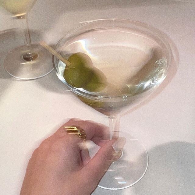 Shaken, not stirred 🍸 rg: @marianna_hewitt wearing @mejuri