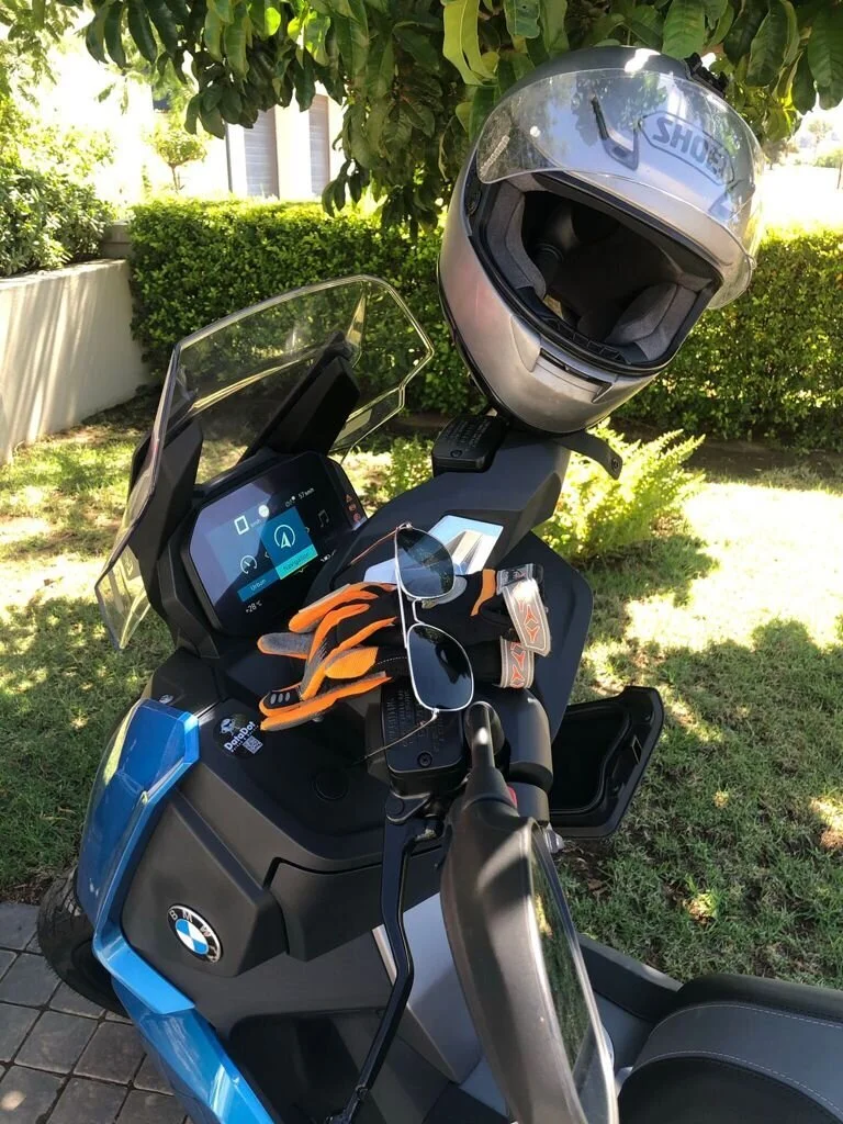 These two wheels gave me feels – review of the BMW C400X scooter