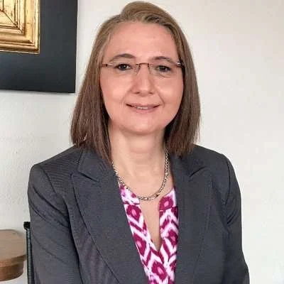 Dr. Luz Maria de la Mora