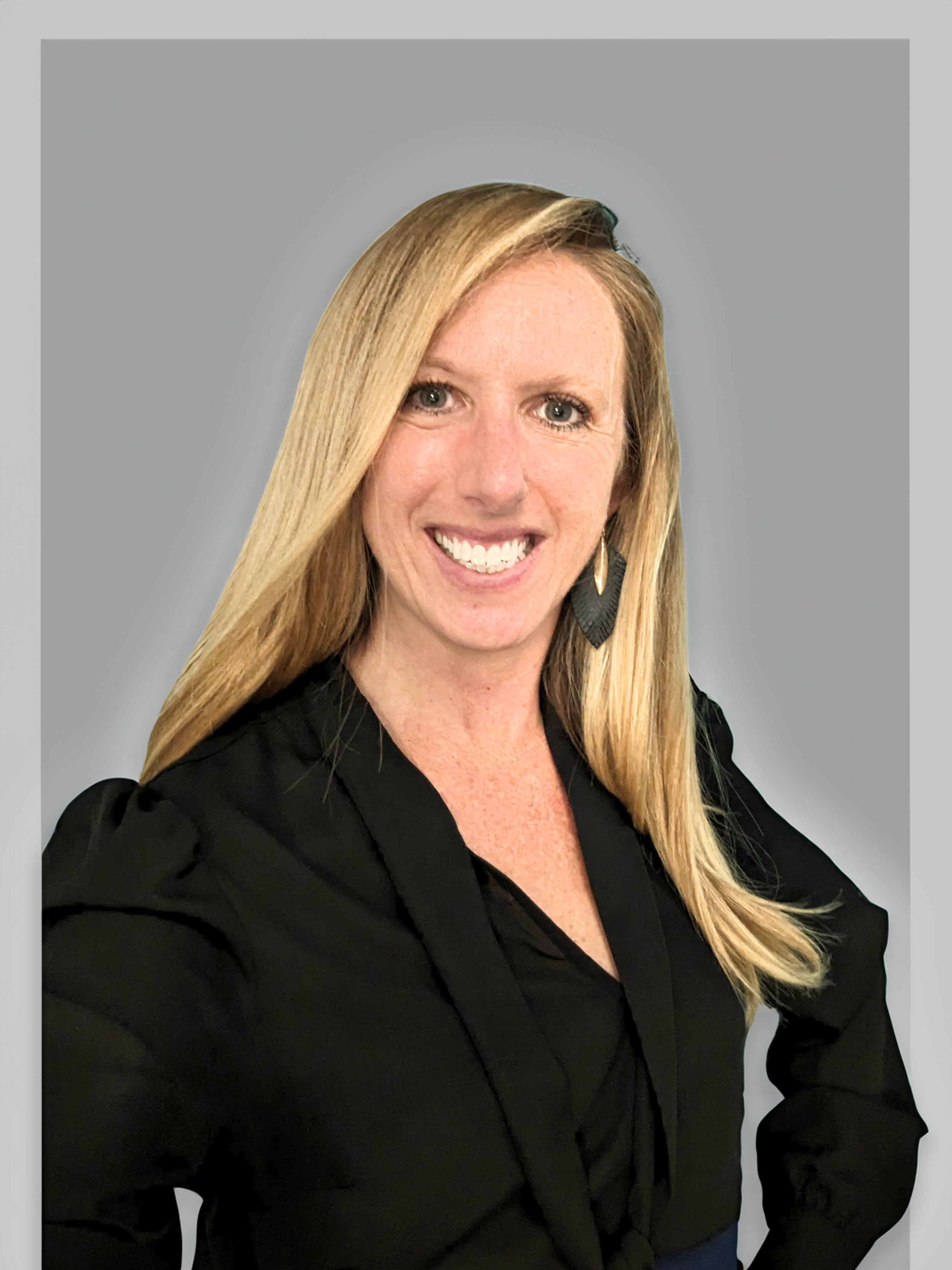 Kristan Uhlenbrock Headshot.png