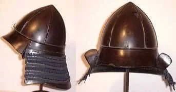 Shiinari (acorn-shaped) kabuto.