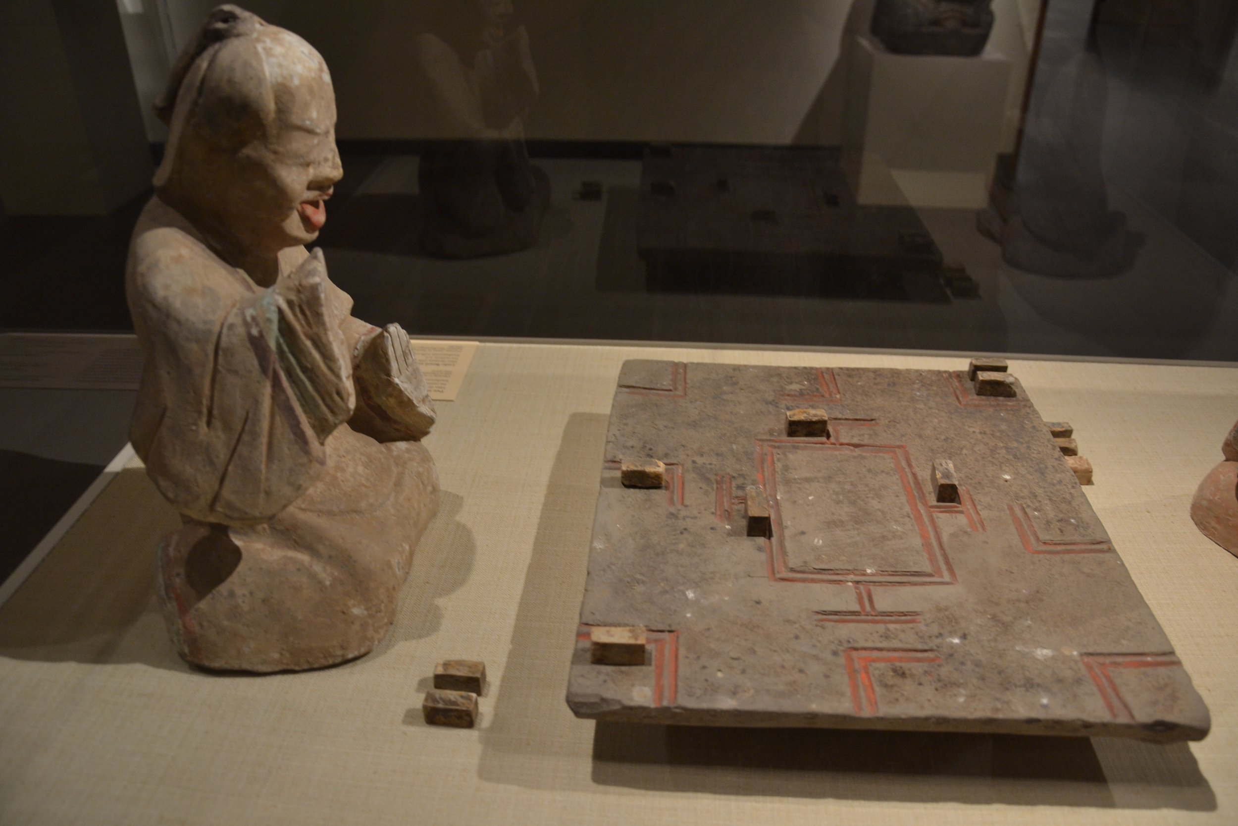 Han figures playing liu bo, from the New York Metropolitan Museum