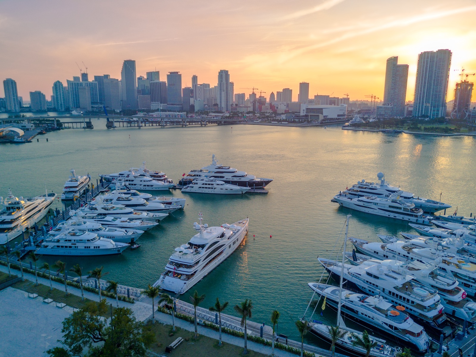 Miami-Beach-boat-show-IYC.jpg