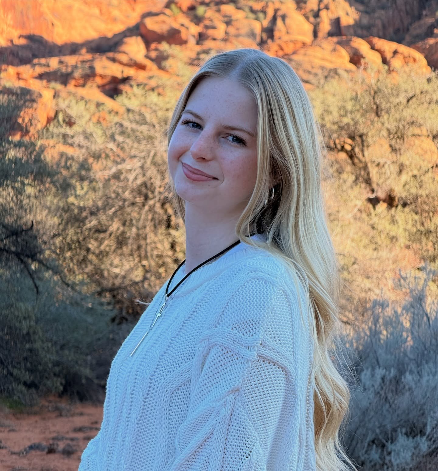 ✨ Meet Reese! ✨

Reese completed her nail apprenticeship and became a licensed nail technician in February 2026, but she actually fell in love with doing nails back in October 2023. 🫶🏼

She specializes in builder gel, helping clients grow and stren