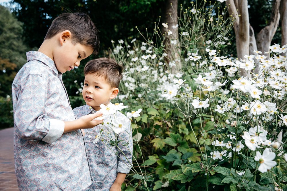 outdoor garden family photography session in Palo Alto, CA by Al