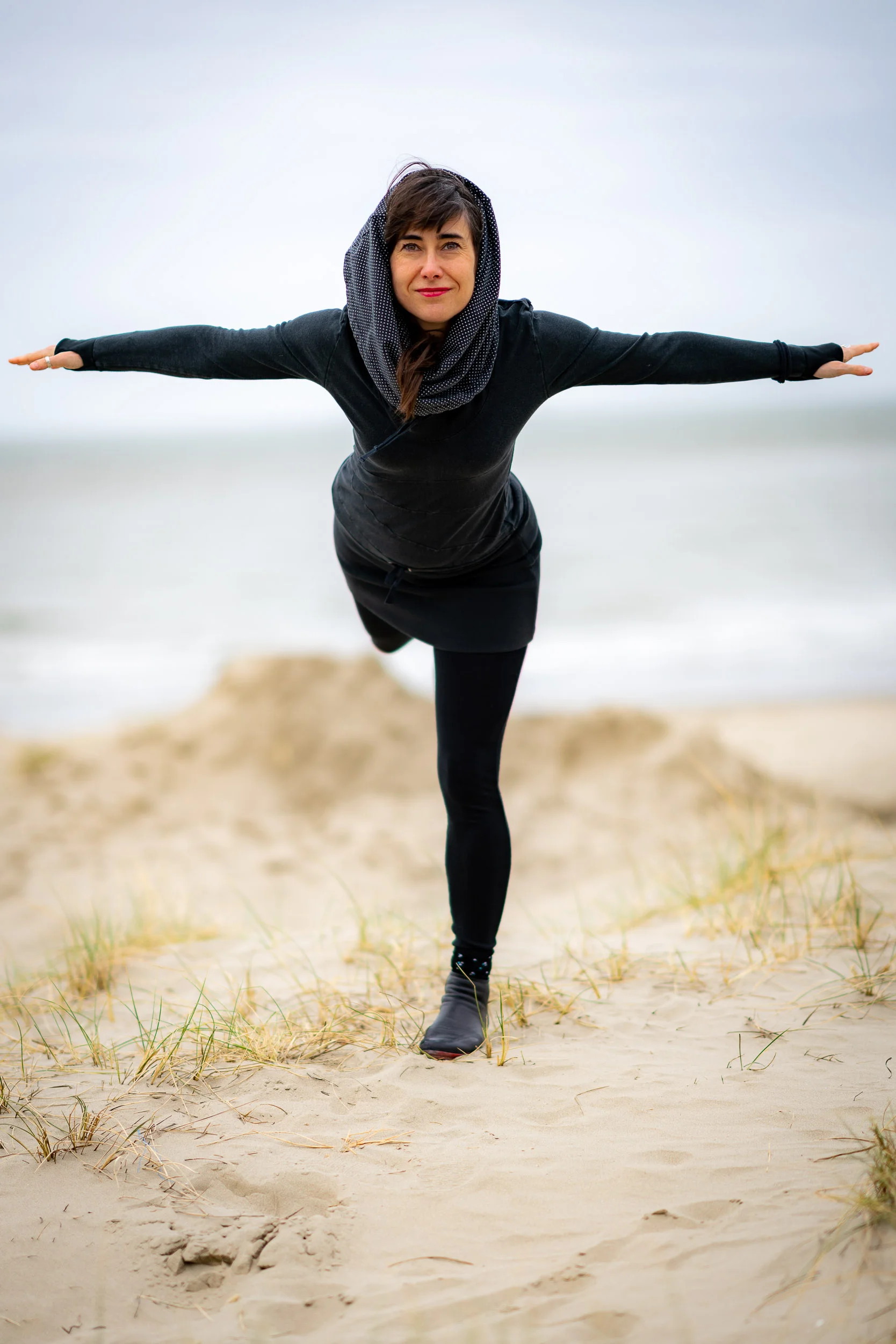 Outdoor portrait photo at the sea