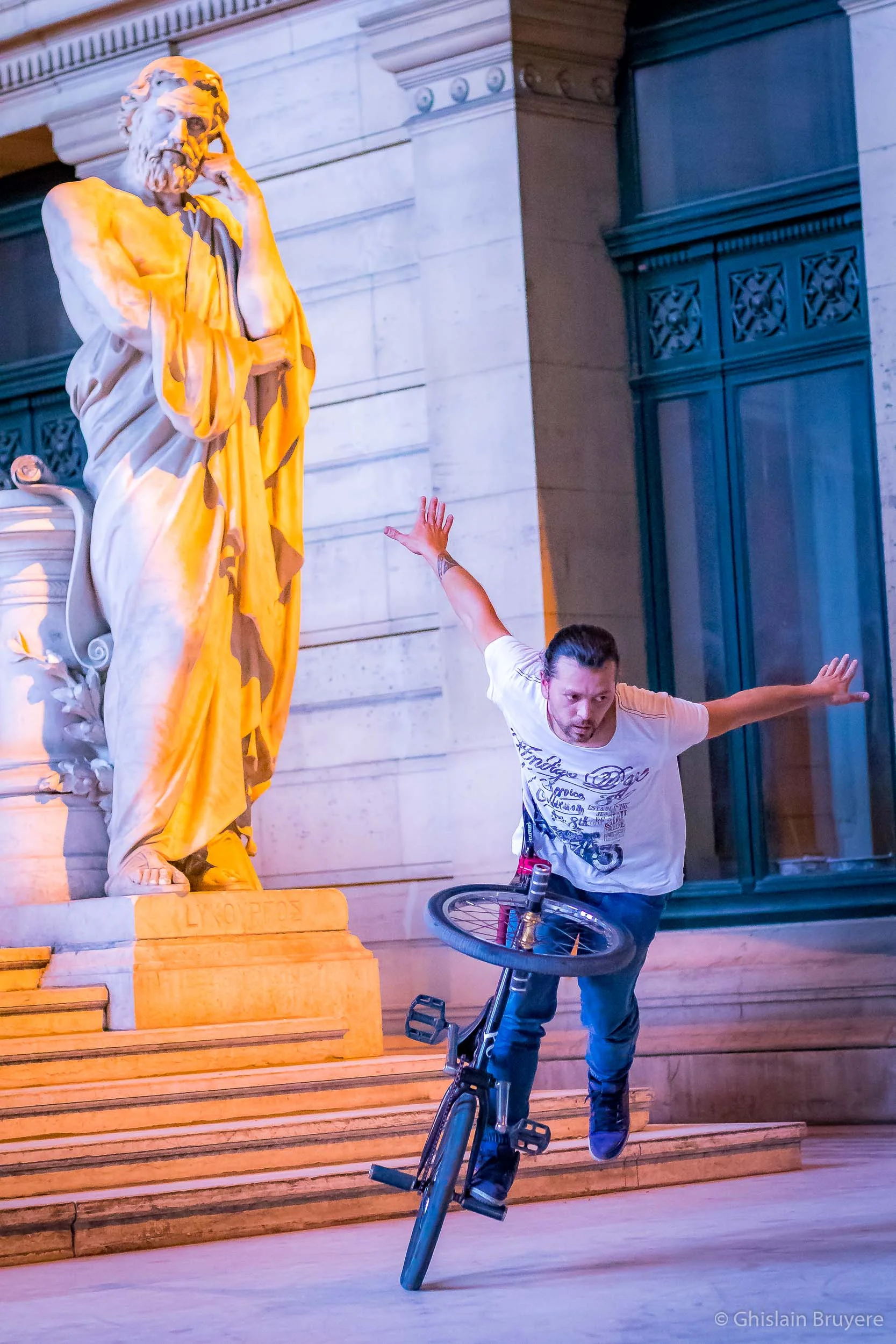 Photographe de Bruxelles se baladant dans les rues