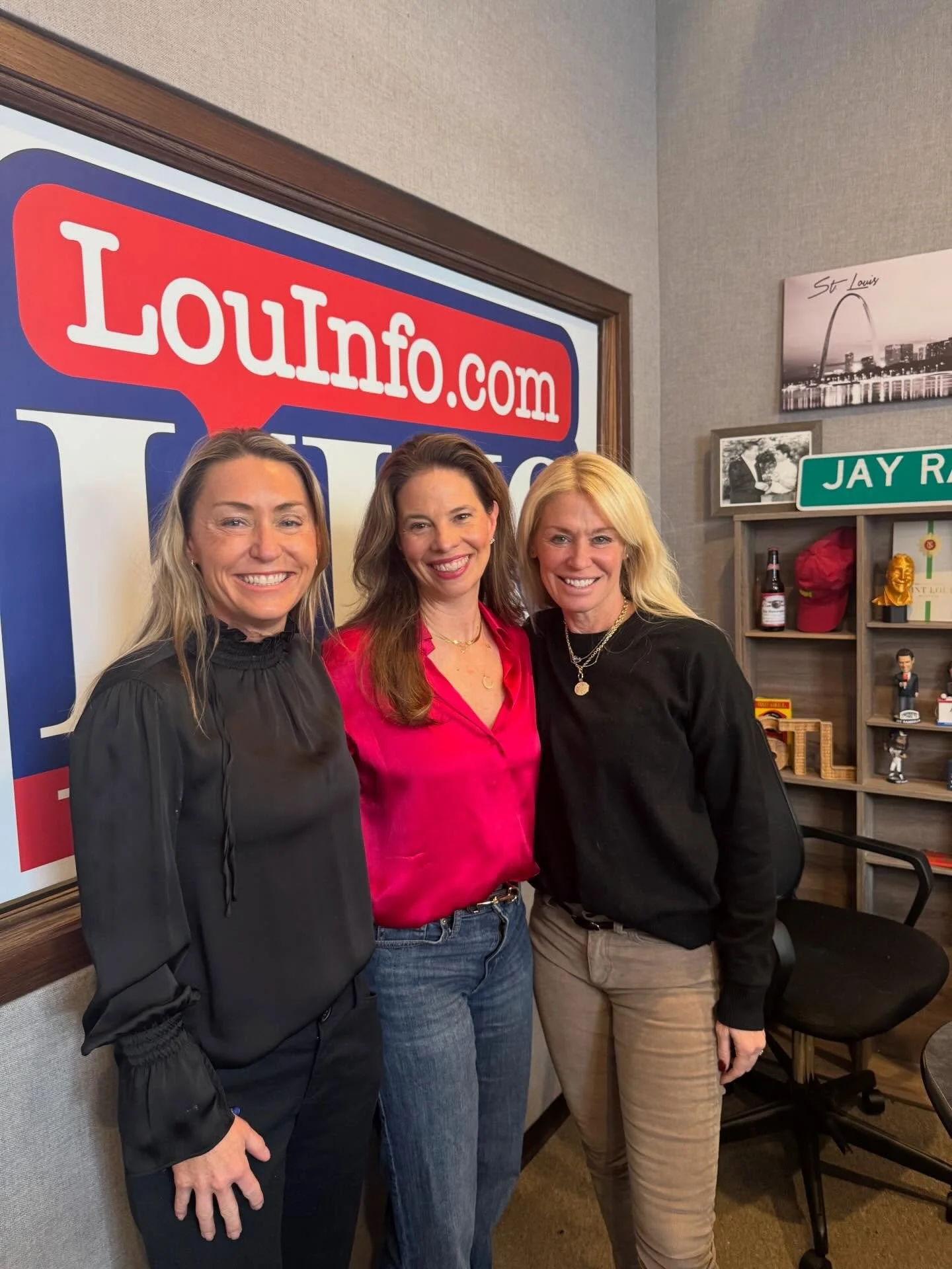 Big thanks to Whitney Kenter from Glowe Connective for joining us on the CoFound(hers) last week 💛 We dove deep into her &ldquo;Why,&rdquo; talked all things purpose&hellip;and realized maybe we actually need to regulate our nervous systems 😅

Catc