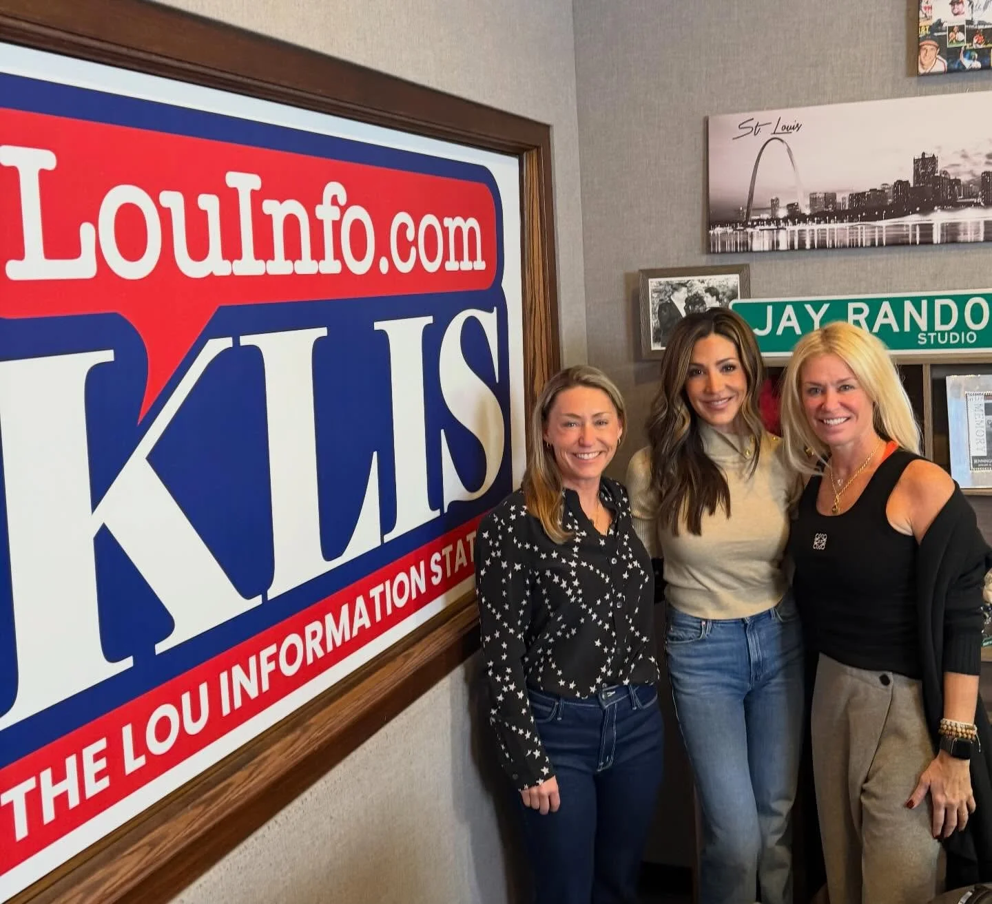 Yesterday we had the honor of hosting @homewithkimadams on CoFound(hers)! It was an inspiring conversation with a friend and powerhouse in business.

As Agent and Director of Sports &amp; Entertainment at the Wells + Michael Collective of Dielmann So