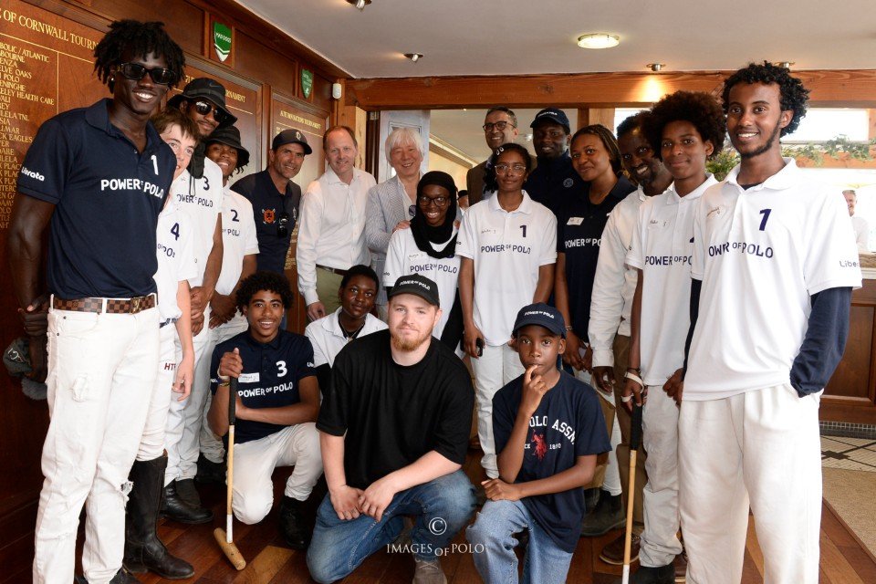 10_Adolfo with participants_CREDIT Images of Polo.JPG