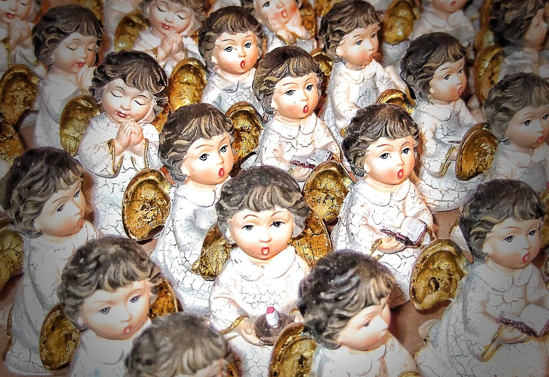 caroling angels.jpg
