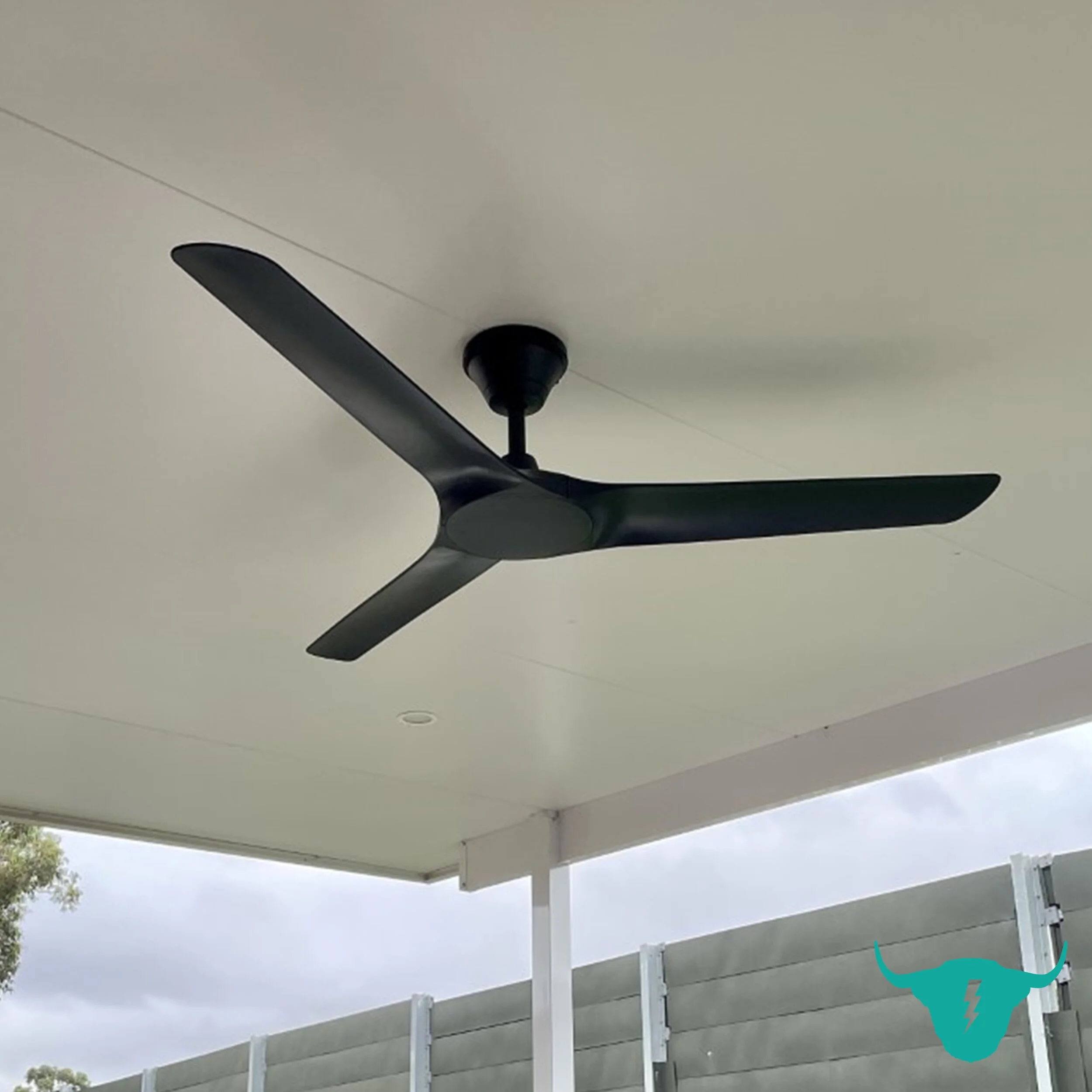 black outdoor fan - social tile.jpg