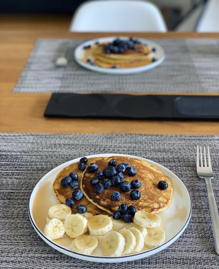 CHICKPEA FLOUR PANCAKES - GLUTEN FREE, VEGAN, DELICIOUS! 