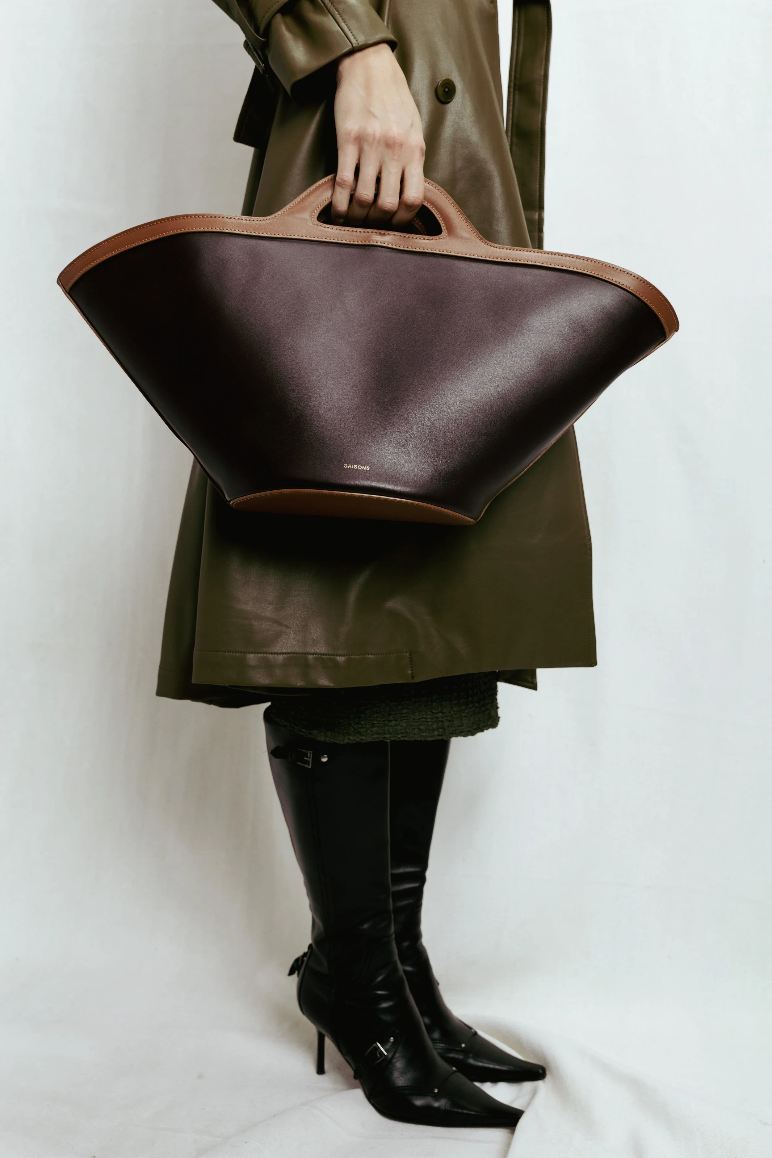 SAISONS 2023 Ava6877.jpg