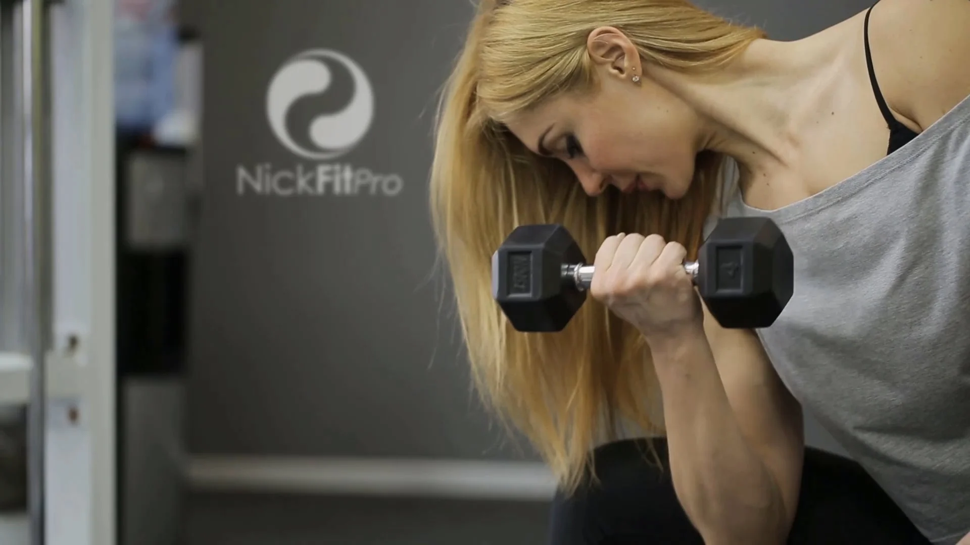 Woman-Dumbell-Fallback.jpg