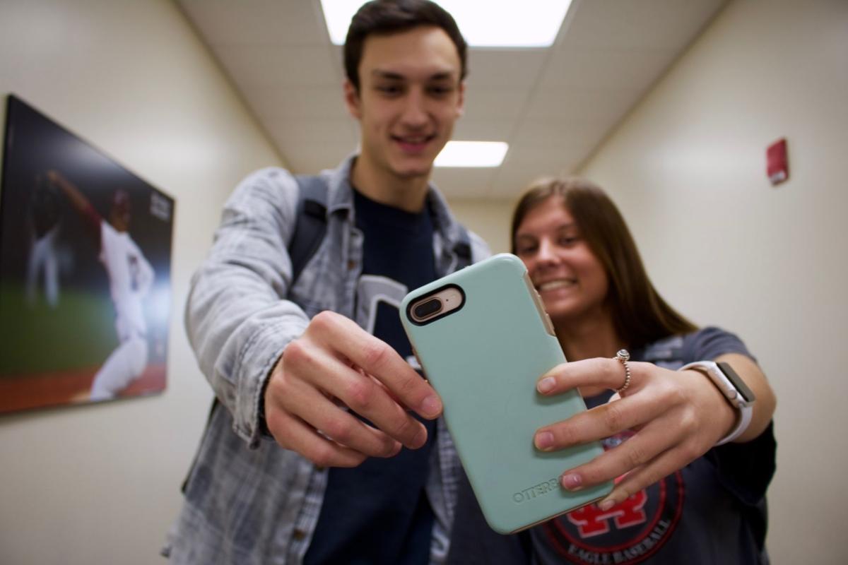 PyschCentral recently released a report analyzing the effects of children who grew up with smart phones. Photo by Chloe Durham