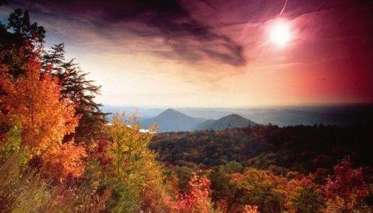 Chilhowee Overlook in the fall (Photo: tnvacation.com)