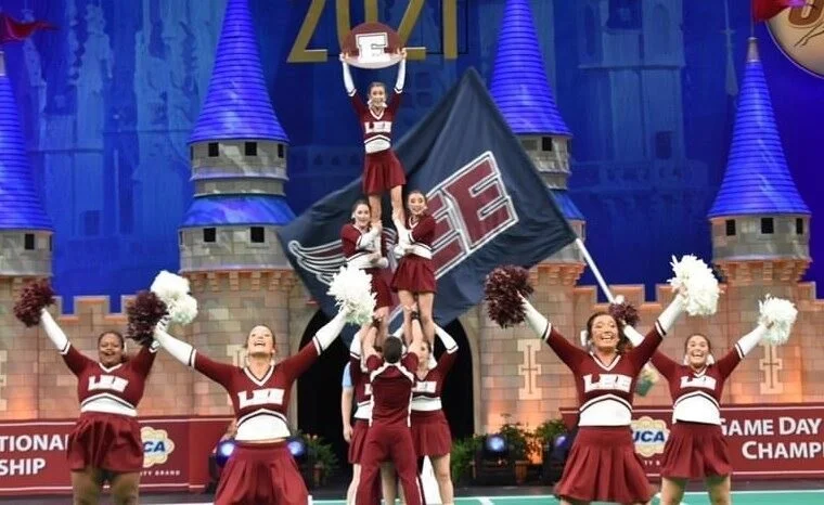 Cheerleading places 2nd in UCA national competition