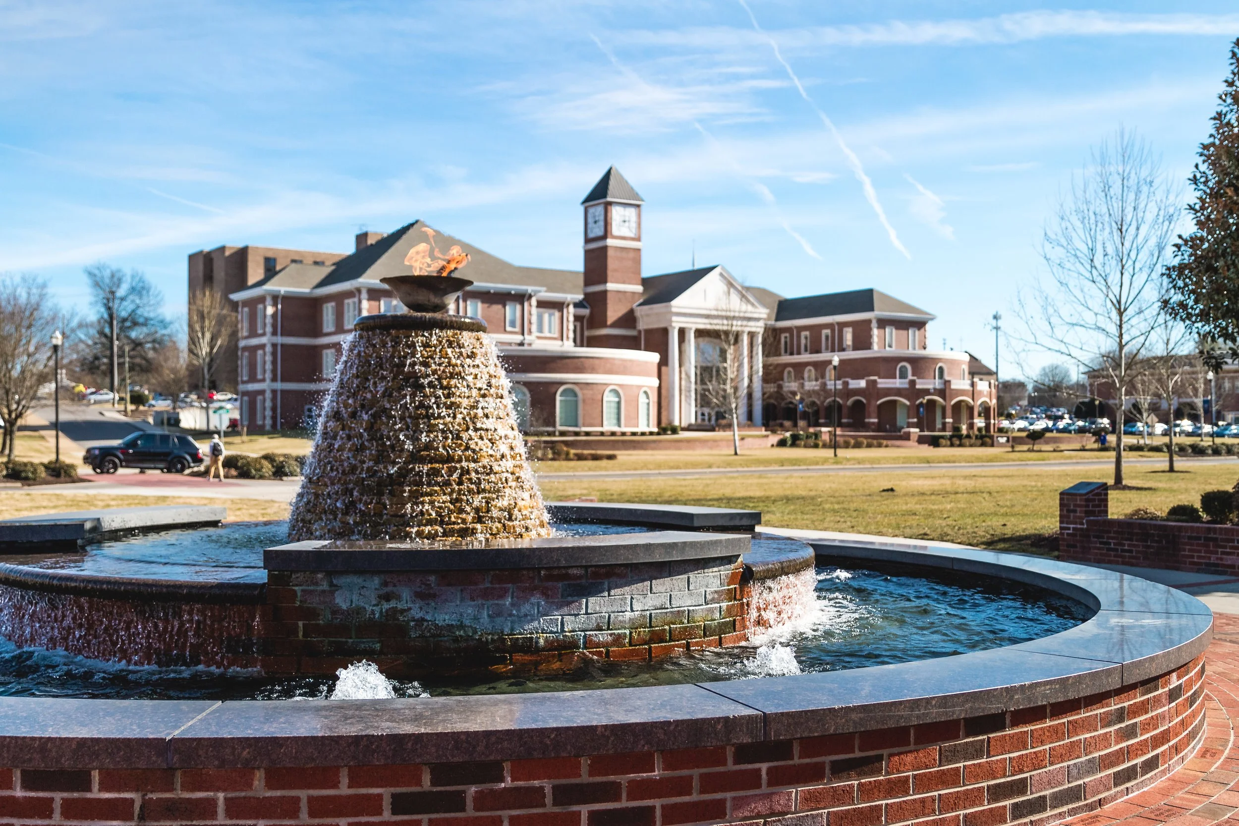 Lee Day makes an in-person return