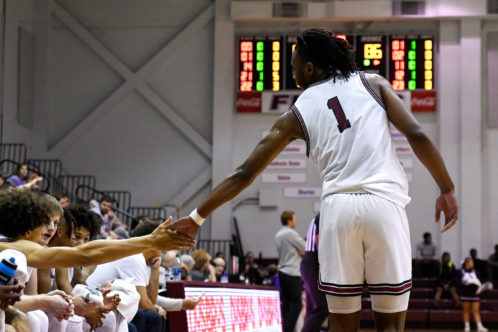 Flames bounce back with elite defensive effort to split Alabama road trip