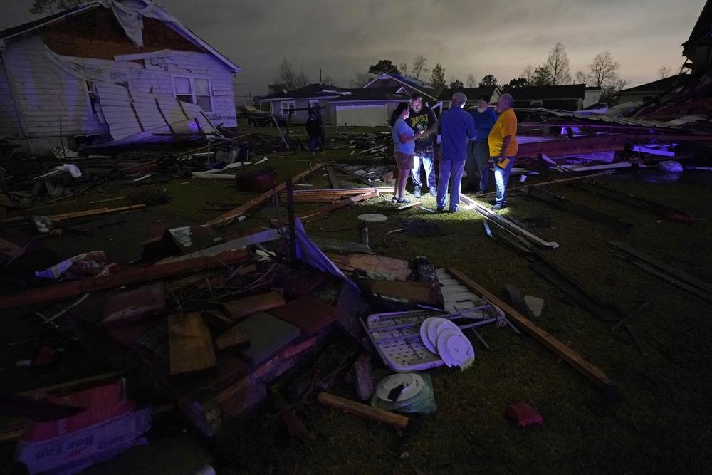 Tornado rips into New Orleans and its suburbs, killing 1