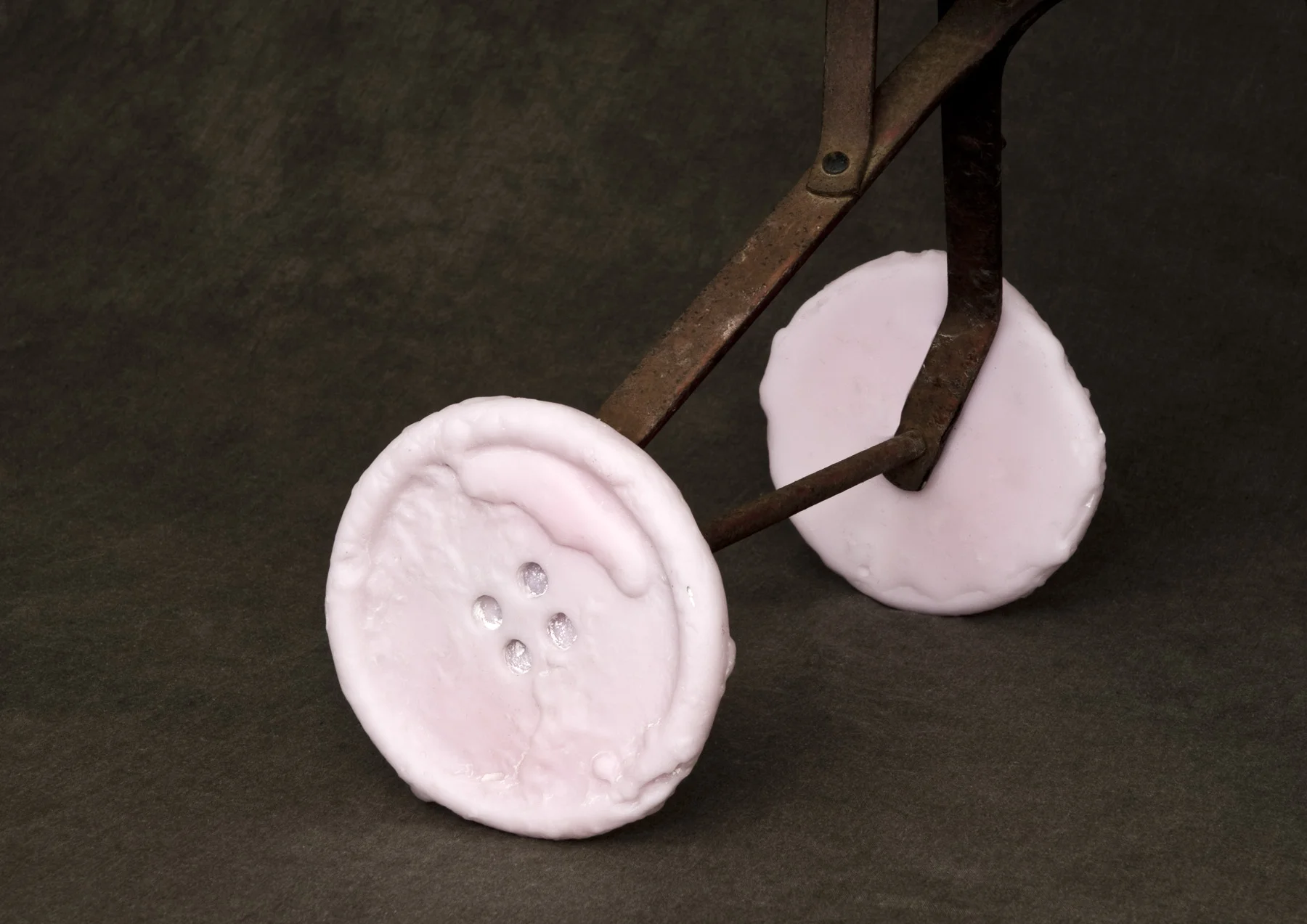 detail 3glass buttons.JPG