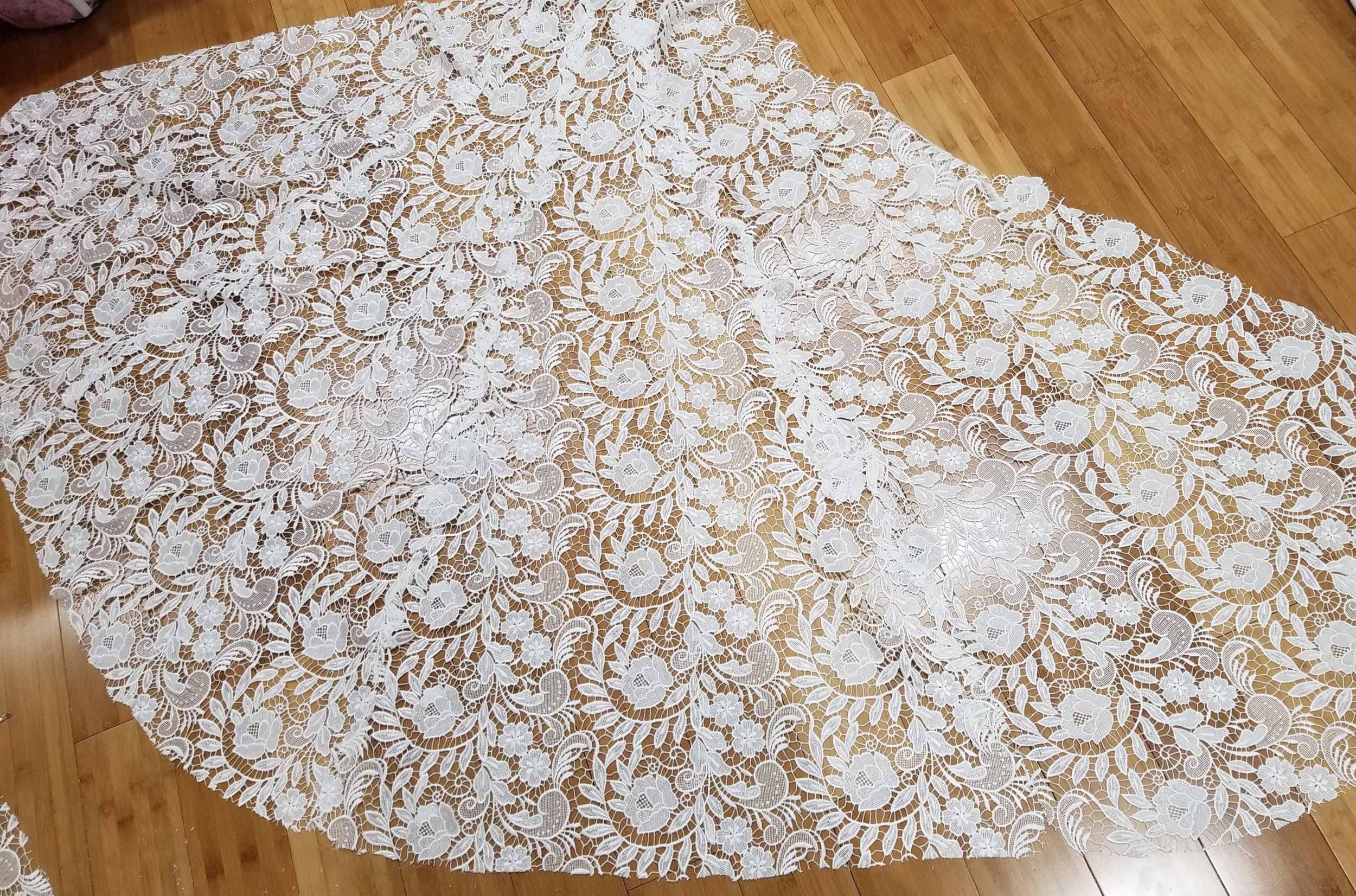  Guipure lace overlay 