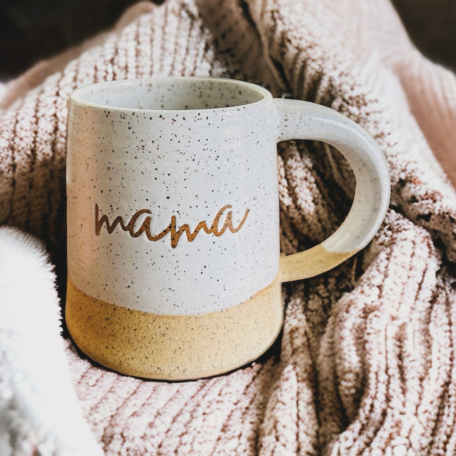 ☕️ your mom wants coffee not flowers ☕️ 

✨ sending love to all the mamas this mother&rsquo;s day ✨

#mama #mothersday #mothersdaygift