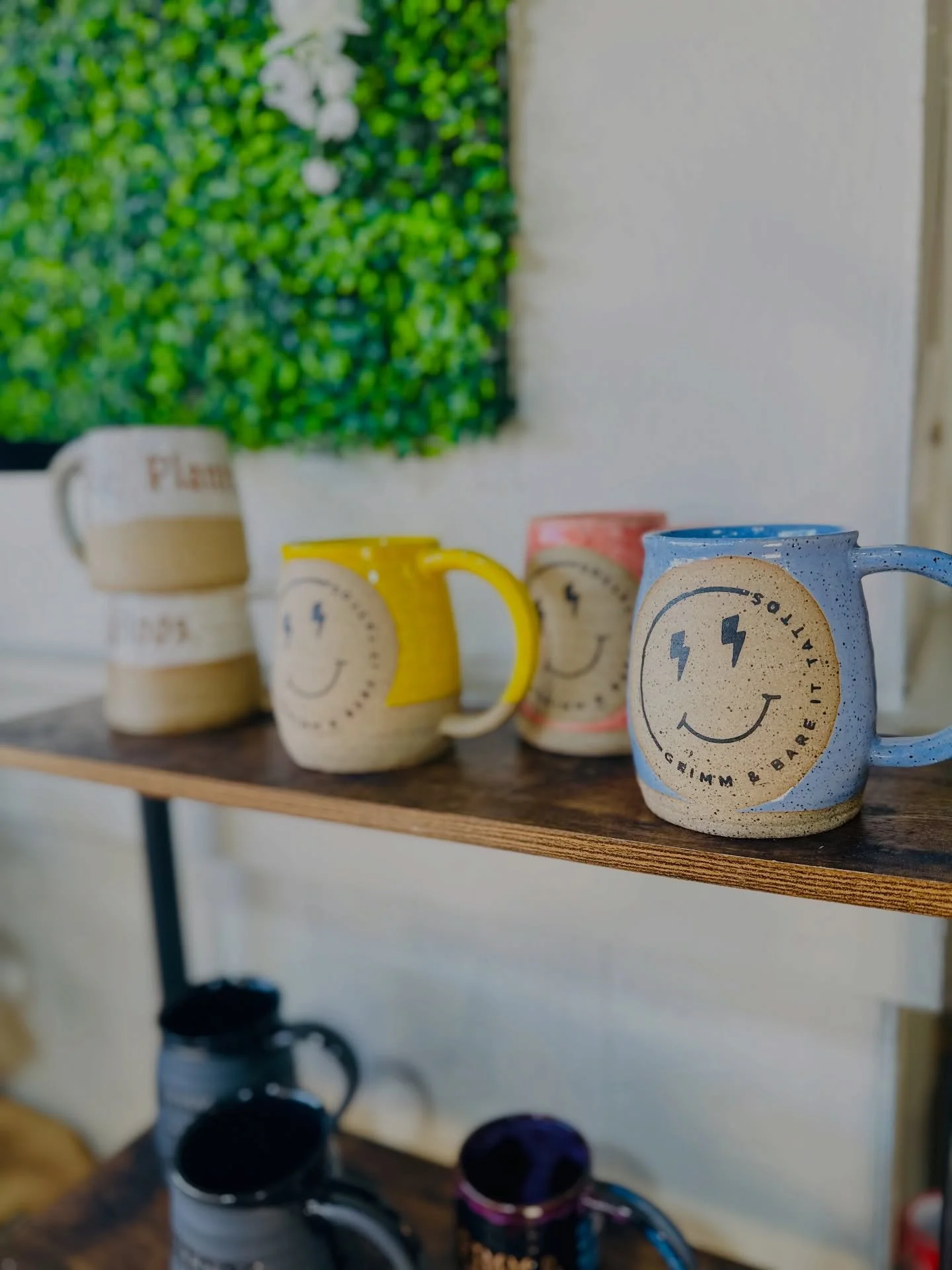 ✨ Holiday Flash Day at @grimmandbareit ✨ 

I am here until 3 today and it is my last event of the year! Come get holiday tattoos, hair tinsel, shop flowers, sourdough, cookies, and more! 🎄 ✨