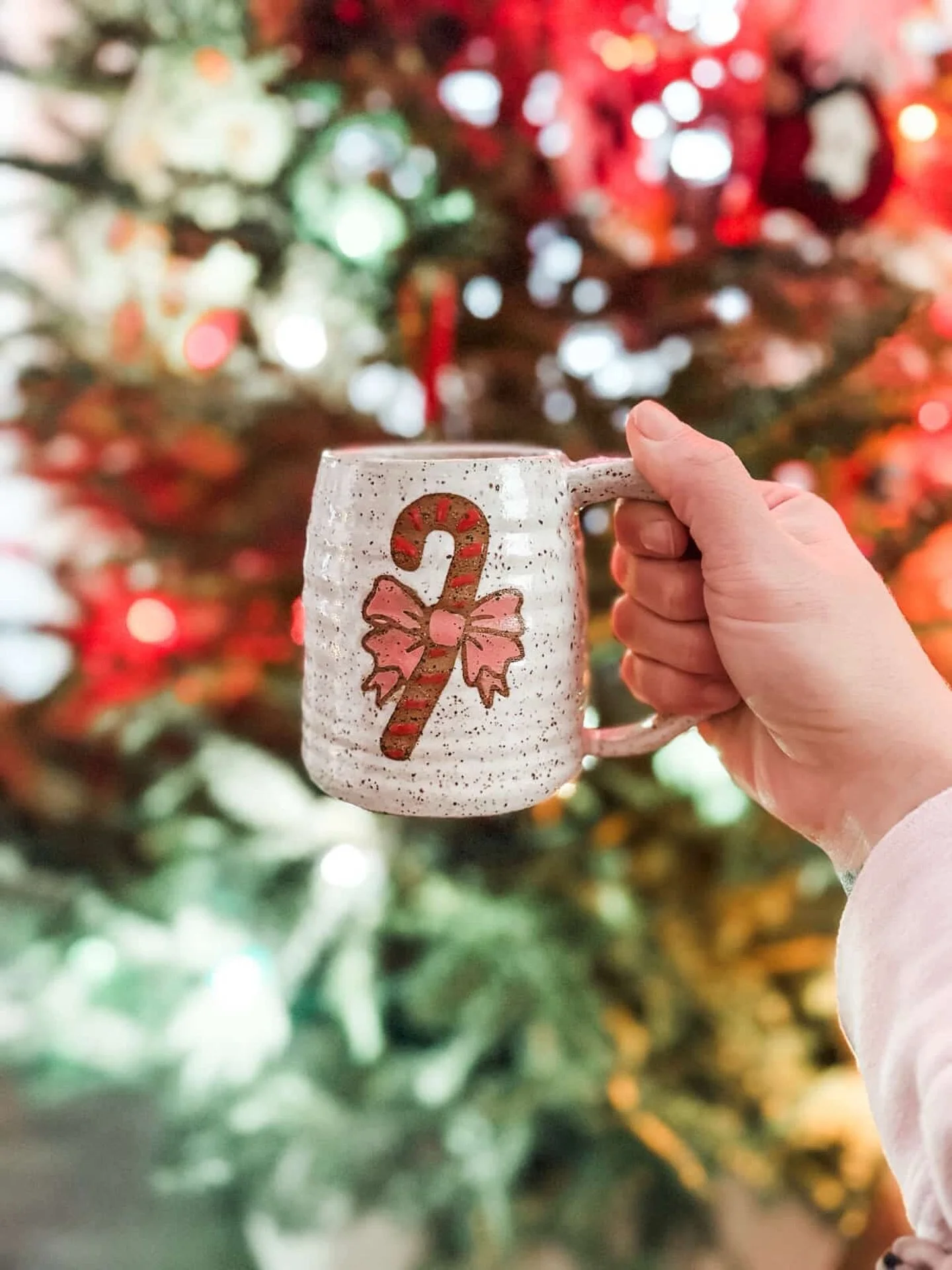 It's been amazing to see all of your photos showcasing my handmade pieces as gifts or in use this holiday season! 

✨This beautiful shot from @threadmasters_ is a favorite✨