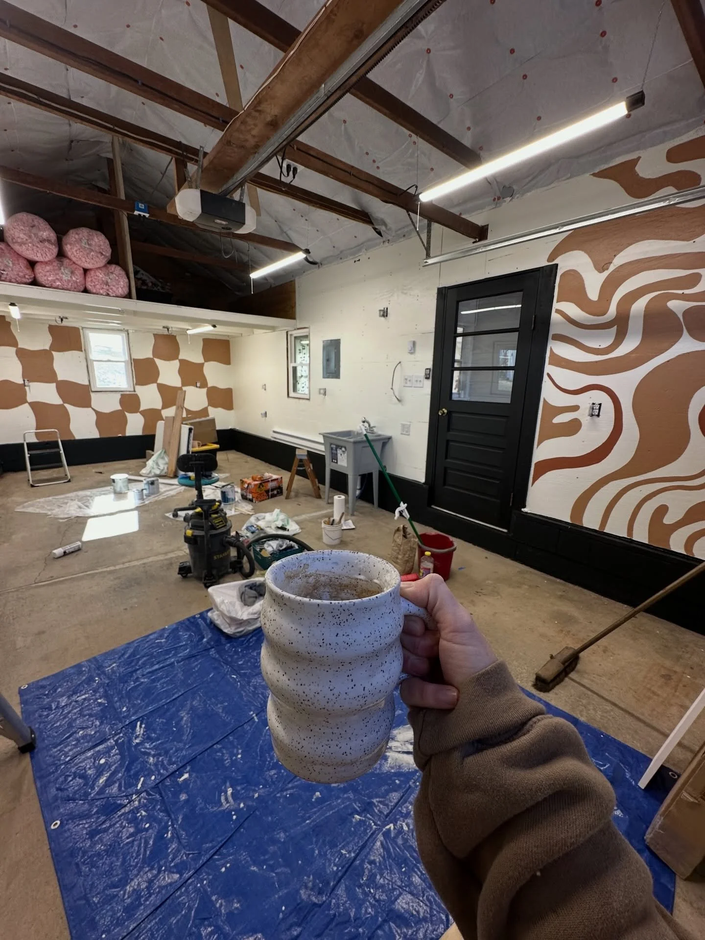 A little sneak peek at my coffee break today and what I&rsquo;ve been up to in my new space ✨ 

I&rsquo;ve been busy priming and painting! This weekend I am pouring a new floor! I can not wait to start creating in this new space I created for myself 