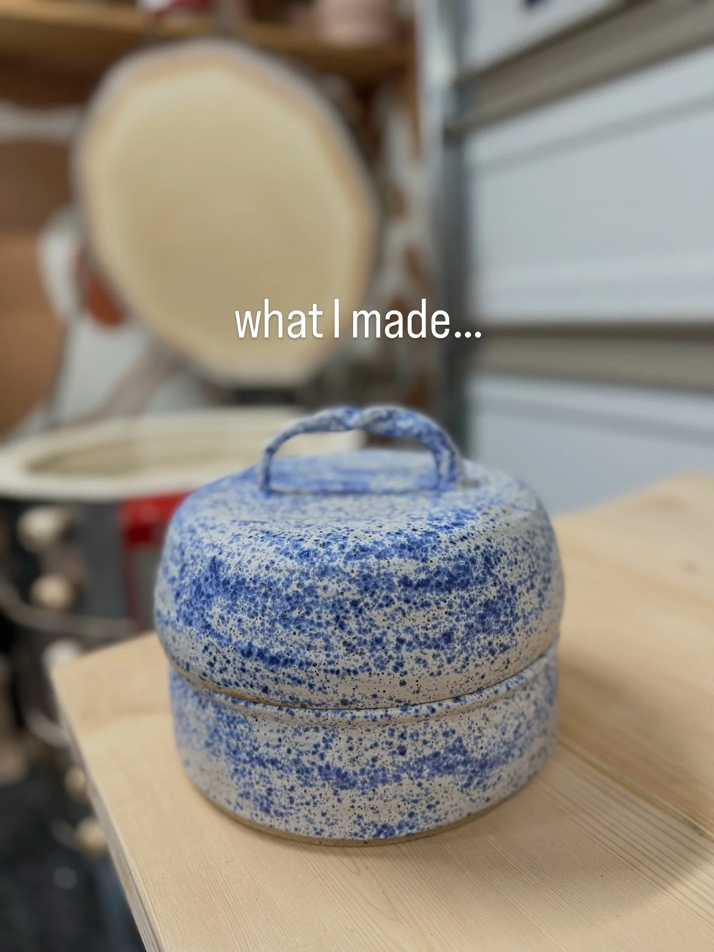 ✨ Introducing my new bread baker pan 🍞✨ 

I took up sourdough bread making just so I could learn what kind of dish I could throw on the wheel and create to bake homemade sourdough bread in and it was officially a success! 

Should I make more? 🤔 

