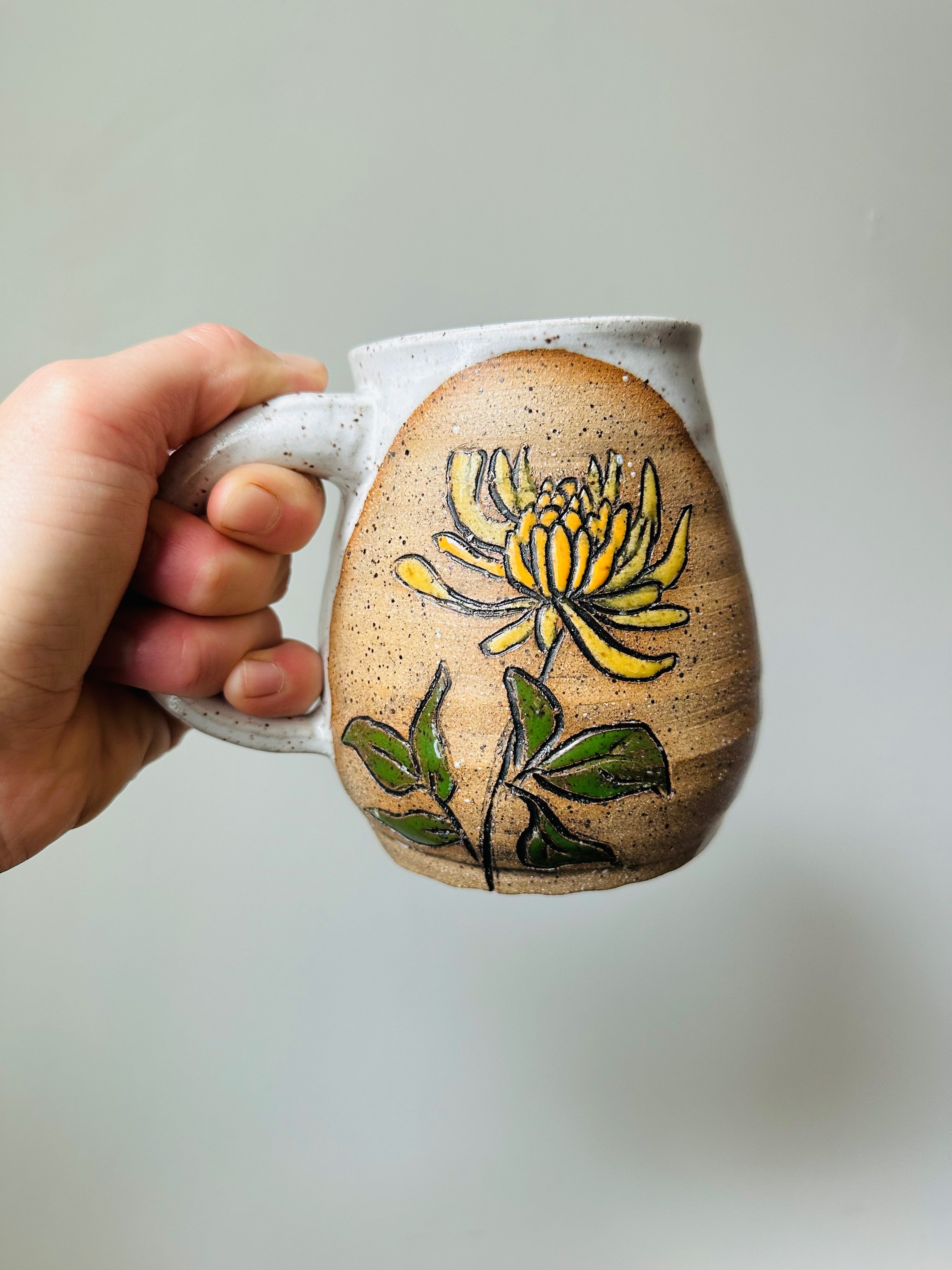 Close-Up-of-November-Birth-Flower-Mug.jpg