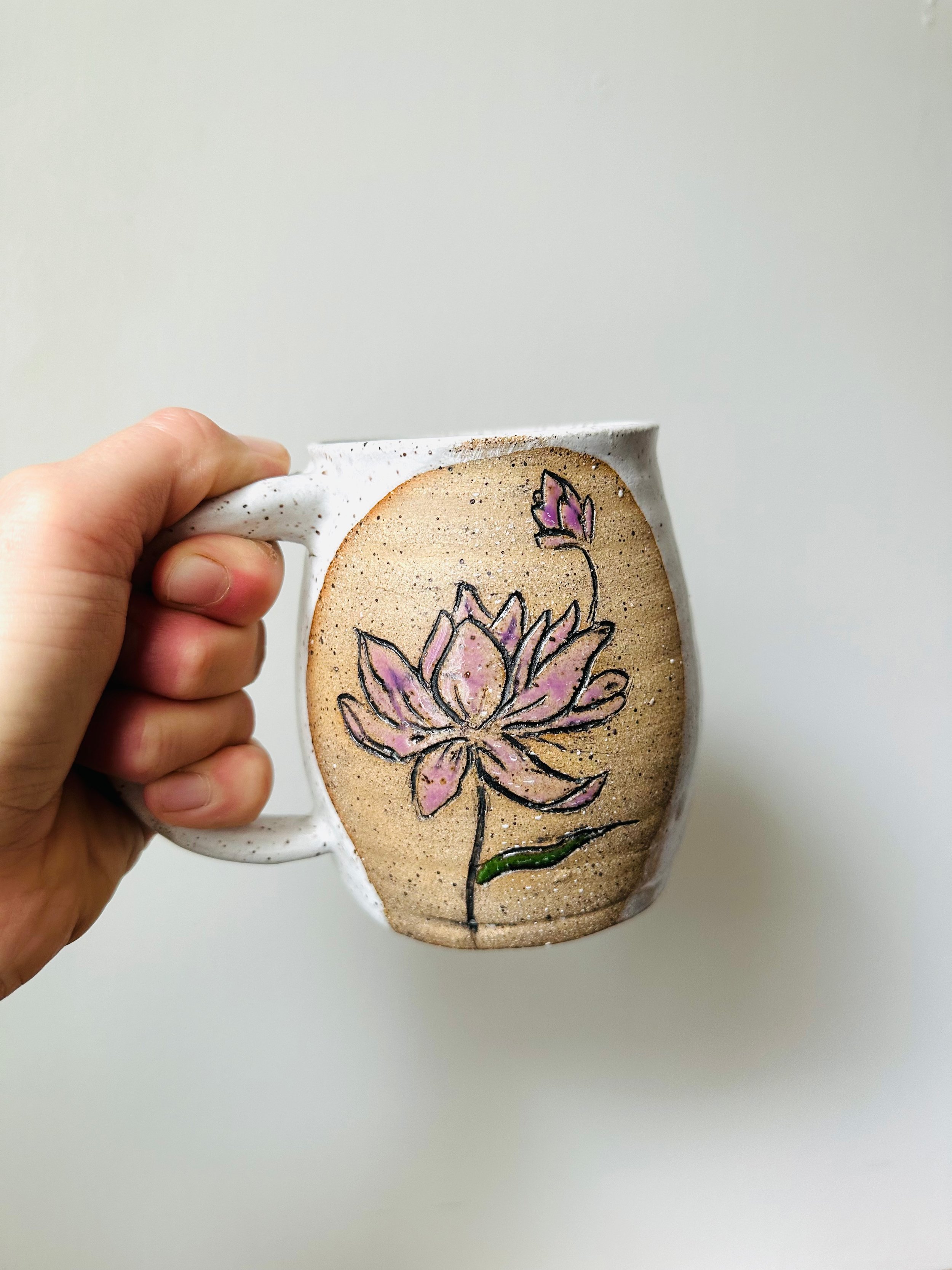Detailed-View-of-July-Birth-Flower-Mug.jpg