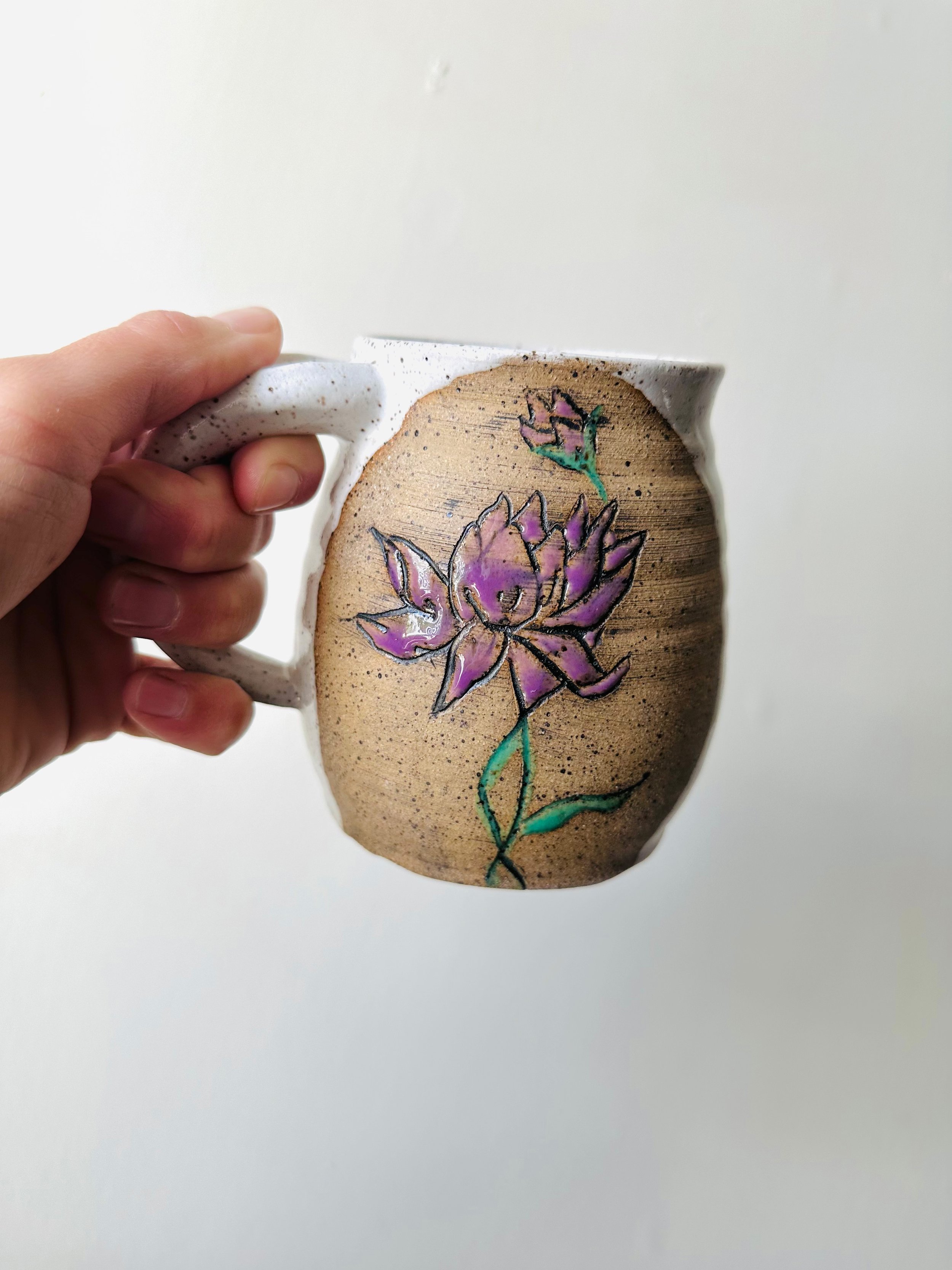 Detailed-View-of-July-Birth-Flower-Mug.jpg