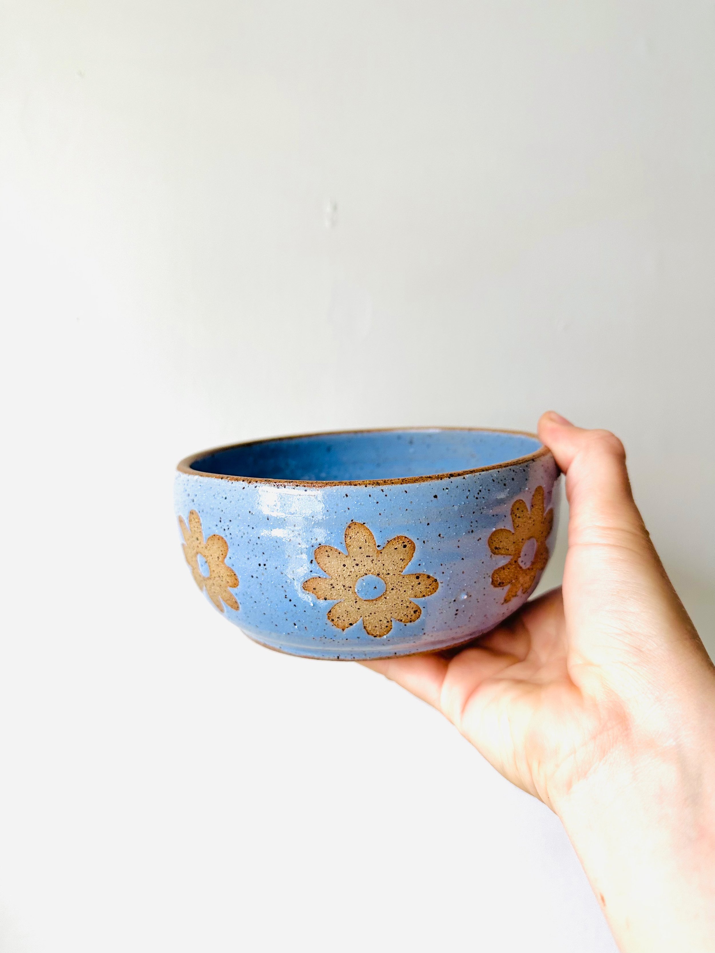 Front-View-of-Periwinkle-Daisy-Bowl.jpg