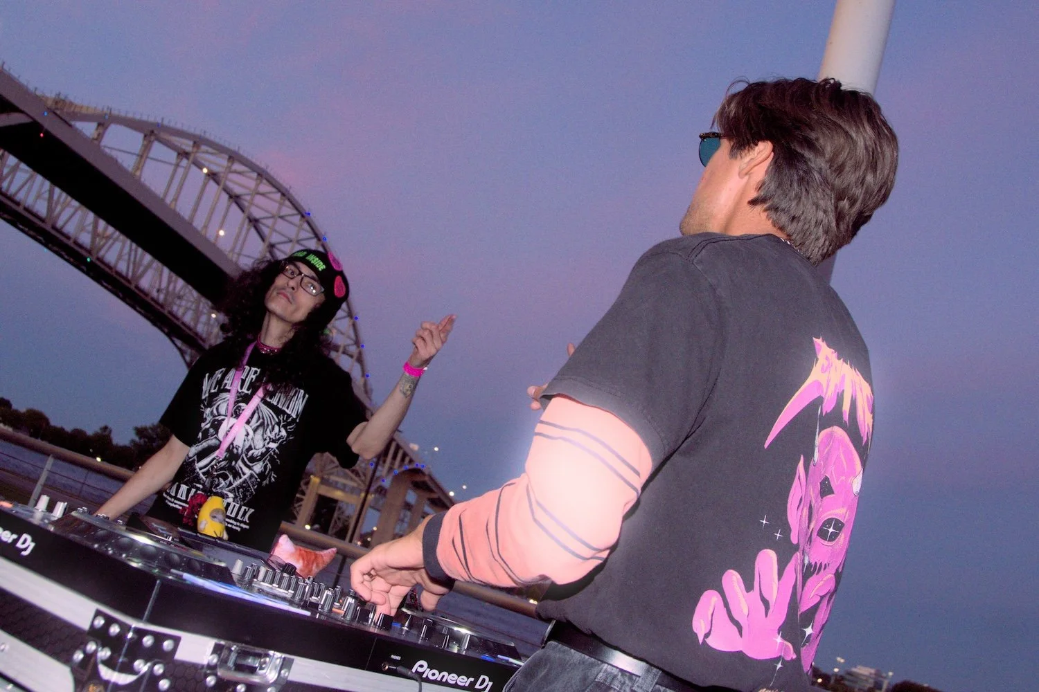 rave6.jpg