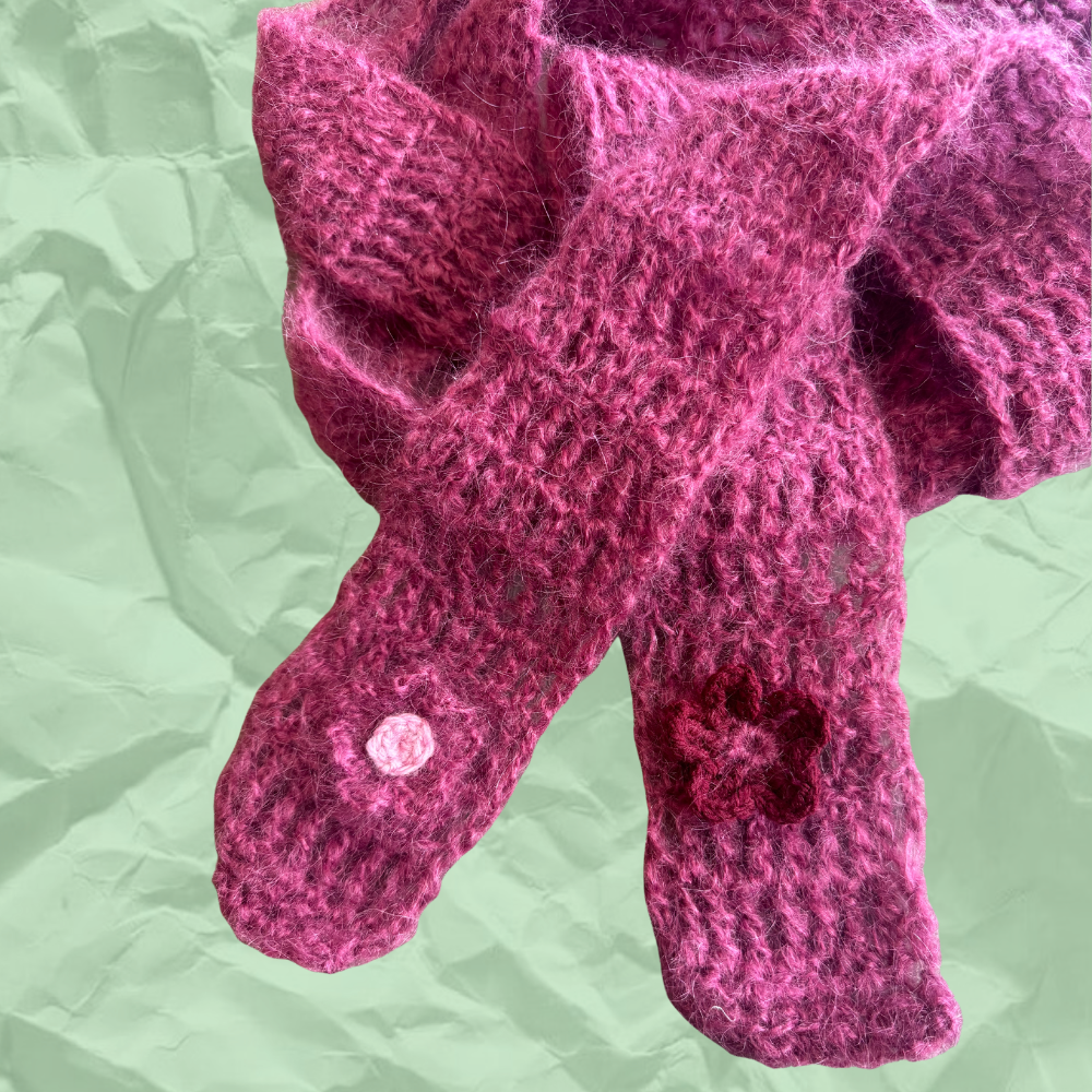 Magenta flower scarf d .png