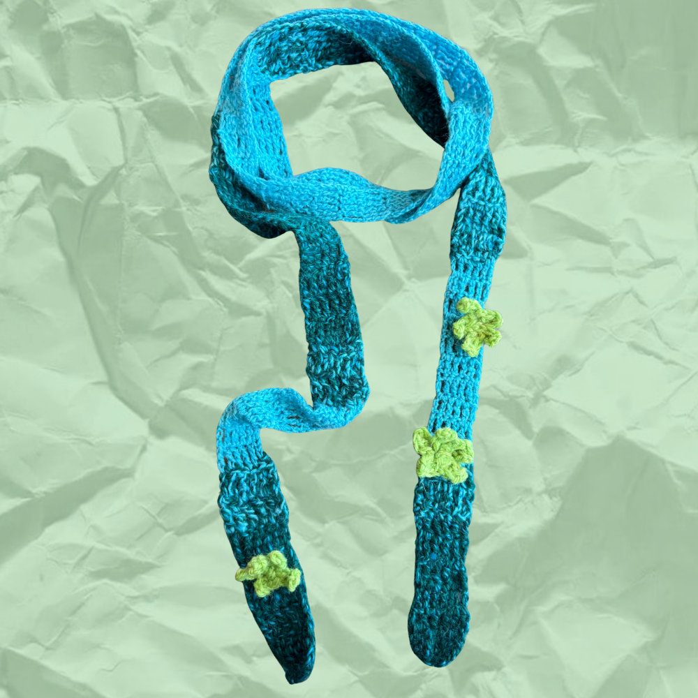 Skinny blue flower scarf.png