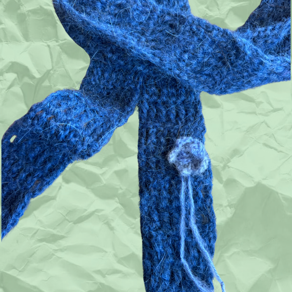 Skinny dark blue scarf d.png