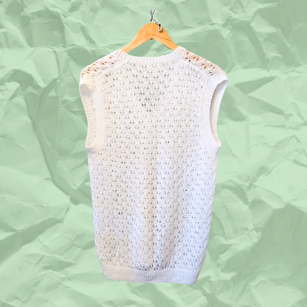 White vest back.png