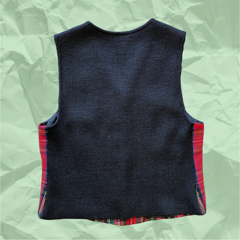 Tartan waistcoat b.png