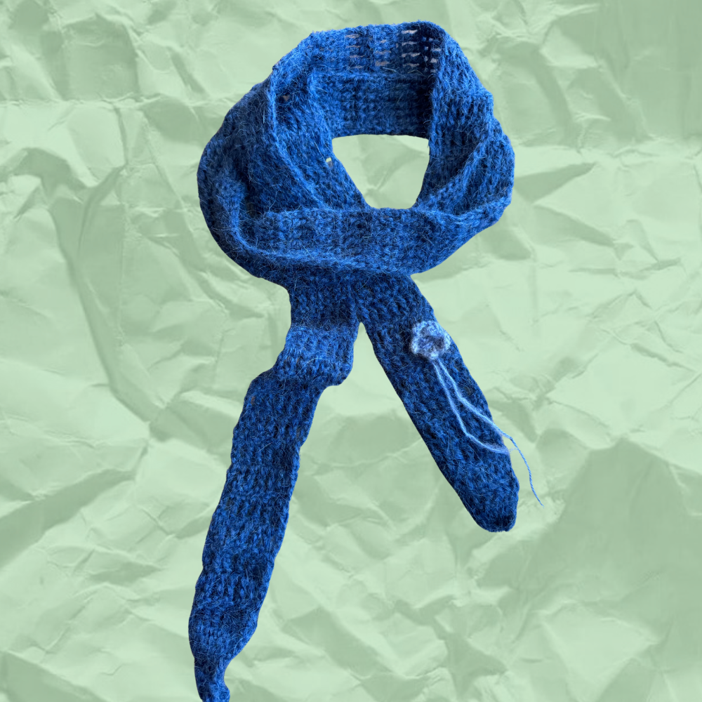 Skinny dark blue scarf.png