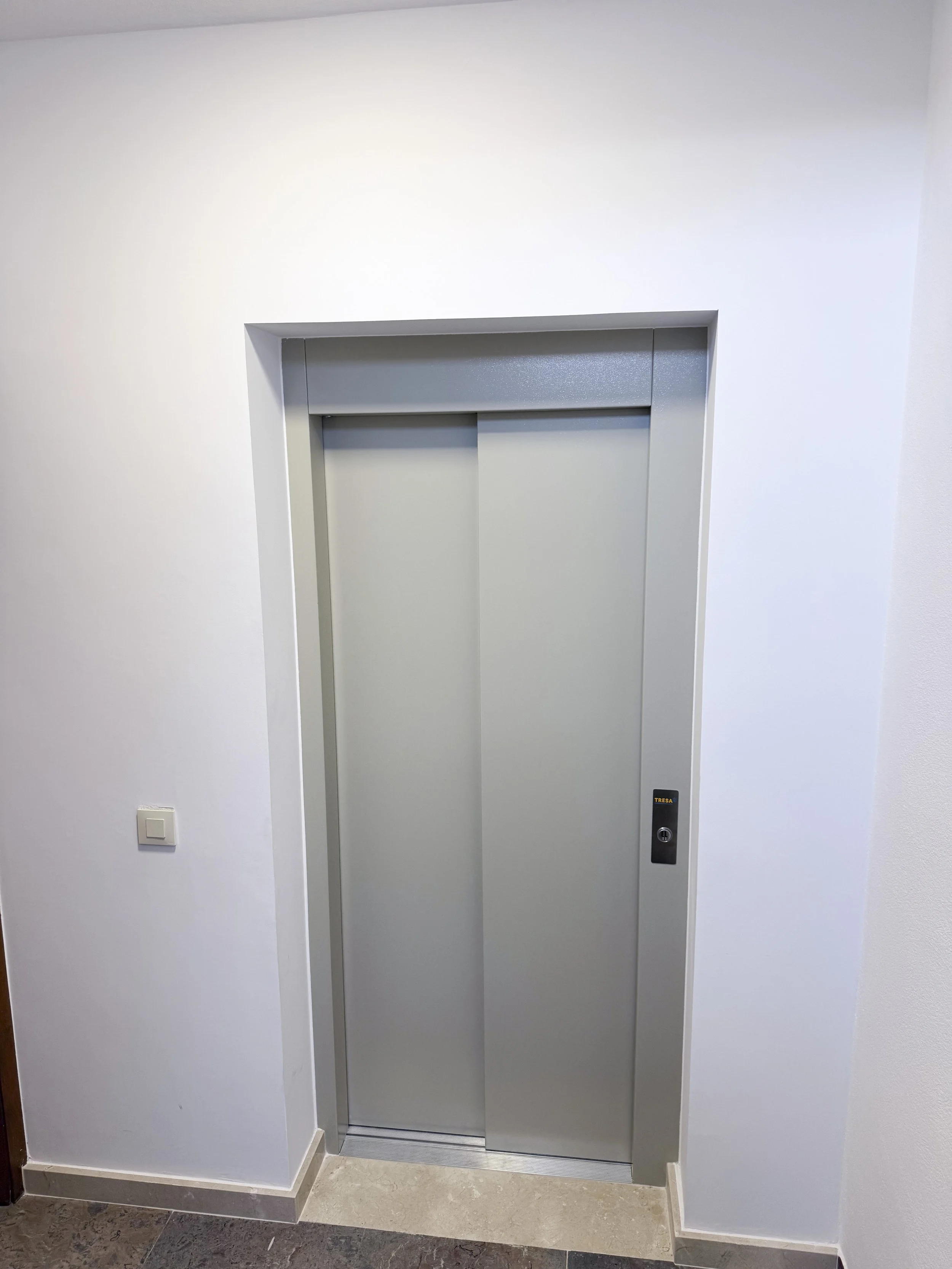 Naeraascensor II.jpg