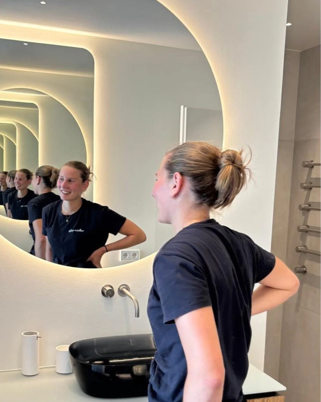 Wenn am Ende alles passt. 😊

Unsere Arbeit ist erst dann abgeschlossen, wenn jedes Detail stimmt.

Von der Beratung &uuml;ber die Planung und Fertigung bis zur Montage arbeiten wir als Team Hand in Hand &ndash; mit Sorgfalt, Pr&auml;zision und Leide