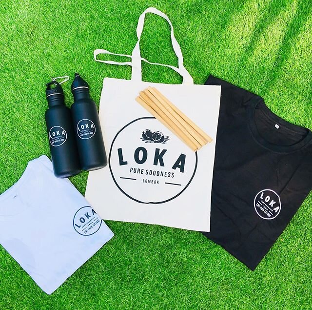 Come and grab one of our plastic free merchandise!!! Bamboo material shirts and singlets, gym and beach bags, water bottles, straws, coconut bowls...........LETS KEEP IT PLASTIC FREE .
.
.
#plasticfree #plasticfreeliving #merchandise #bamboomaterial 